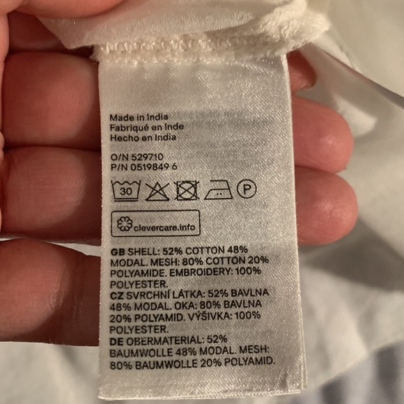 H&M blouse, limited L.O.G.G collection. Size US14-16. Great for mama to be. - Picture 7 of 7